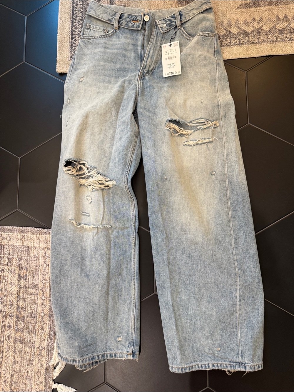 Zara Light Blue Relaxed Distressed Women's Jeans